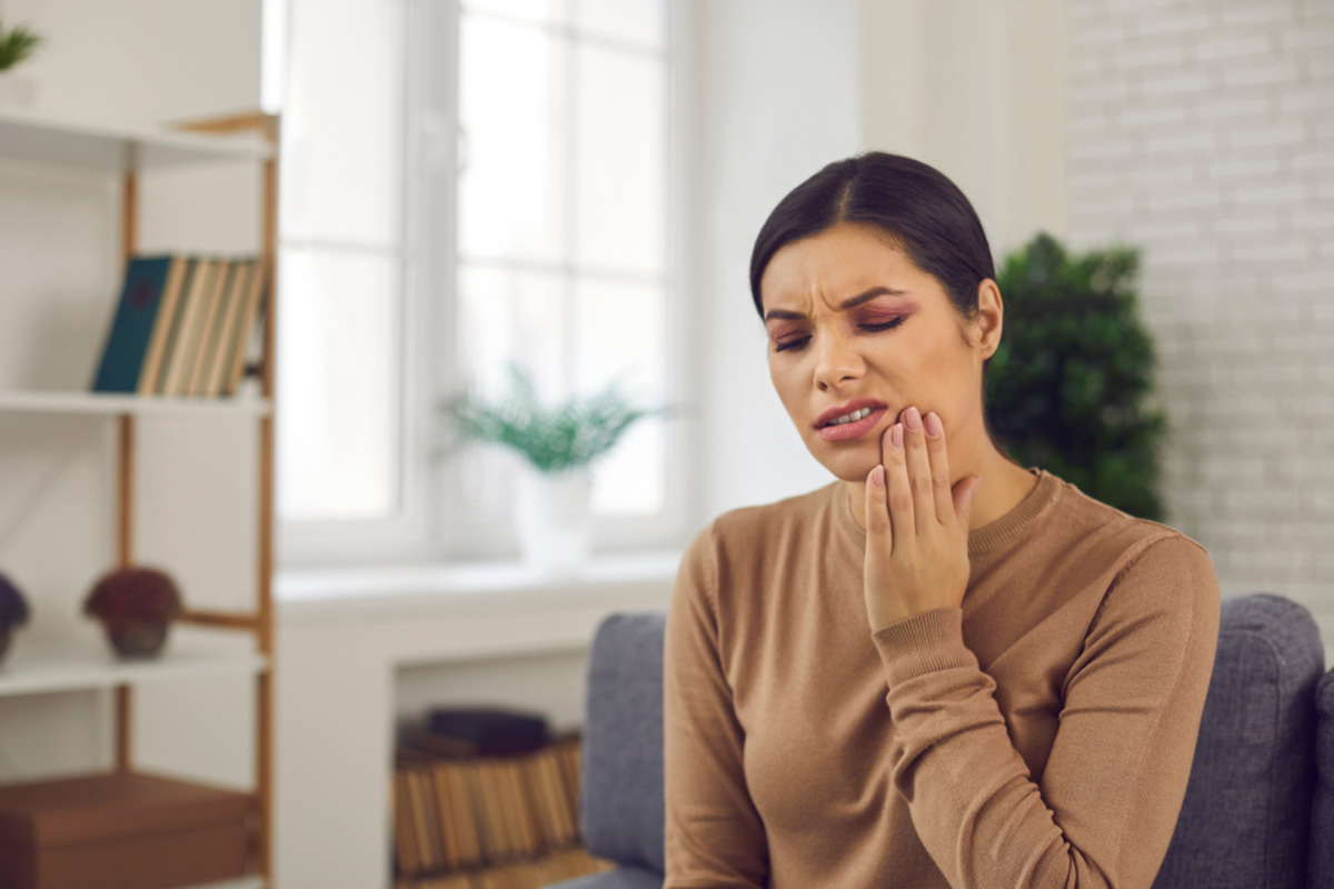 jaw pain TMJ symptoms